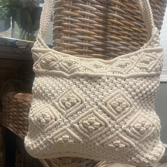 Handmade Macrame Shoulder Bag Boho Hippie Knit Woven Ivory Crossbody - Picture 2 of 6